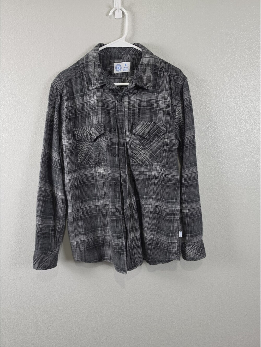Mens Hurley Medium Bitton Up Plaid Shirt Long Sleeve Grey/black
